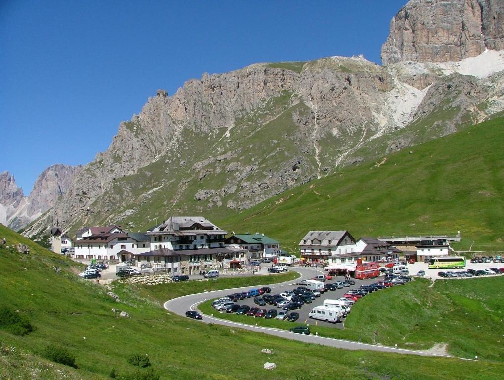 Hotel Savoia Canazei Eksteriør bilde